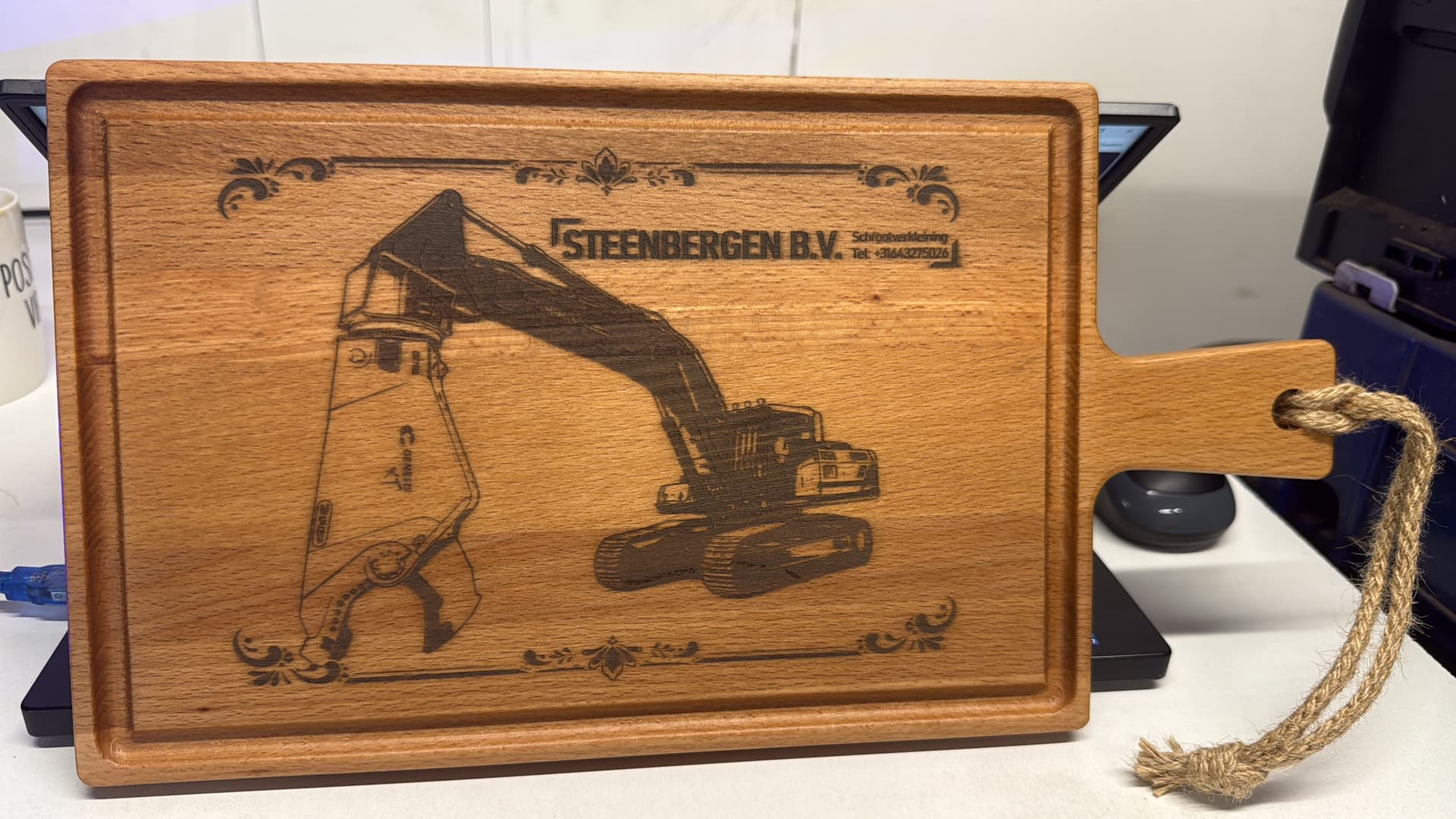 Borrelplank met Gravering